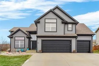 $450,000 | 8500 Northeast 99th Terrace, Kansas City, MO 64157