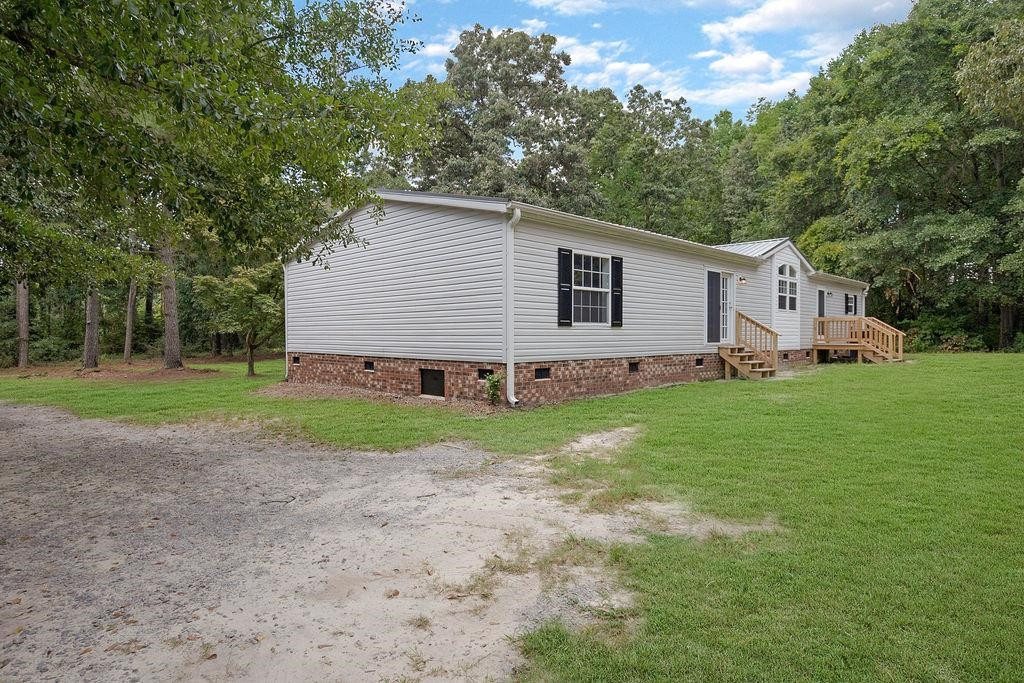 1584 Barefoot Road, Unit B Newton Grove, NC 28366 - Photo 5 of 36 Photo 5