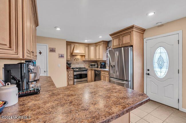 479 Morris Way Belford, NJ 07718 - Photo 3 of 23 Kitchen