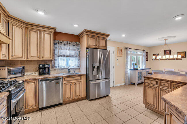 479 Morris Way Belford, NJ 07718 - Photo 10 of 23 Kitchen