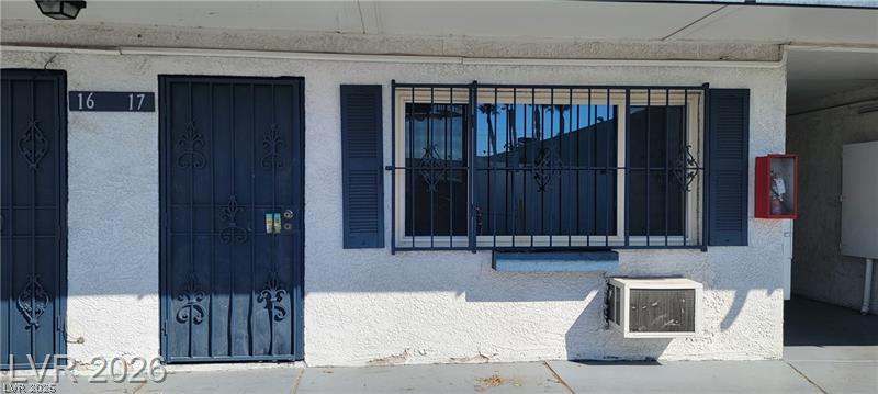 4600 Paradise Road, Unit 17 Las Vegas, NV 89169 - Photo 1 of 6