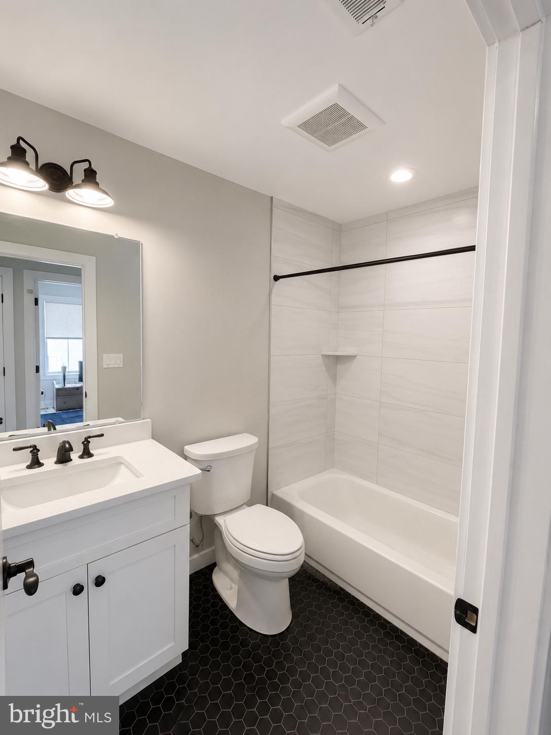 23 Tanner Street, Unit A2 Haddonfield, NJ 08033 - Photo 8 of 13 Gallery Image 8