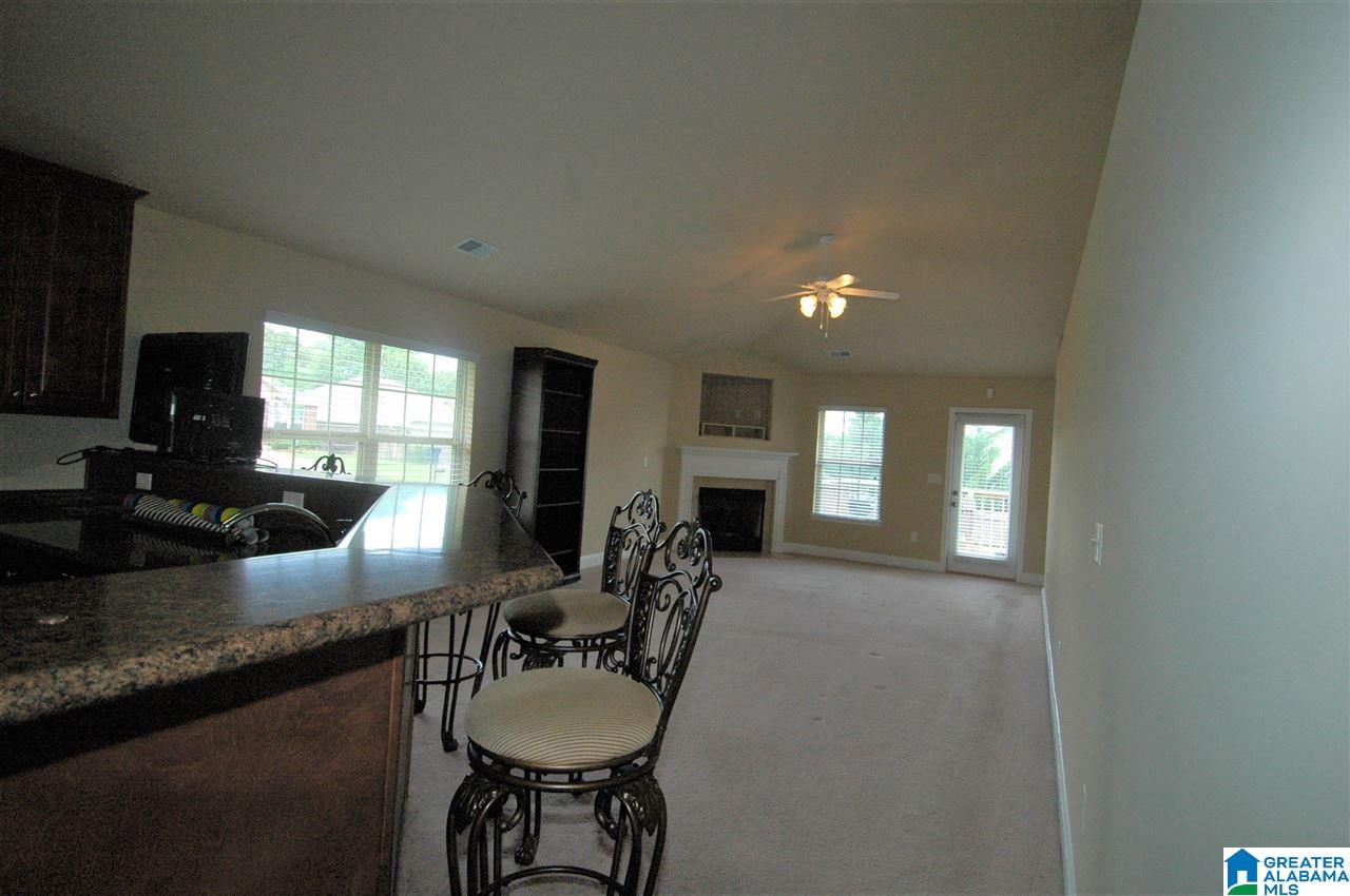 401 Rockview Trail Alabaster, AL 35114 - Photo 4 of 40