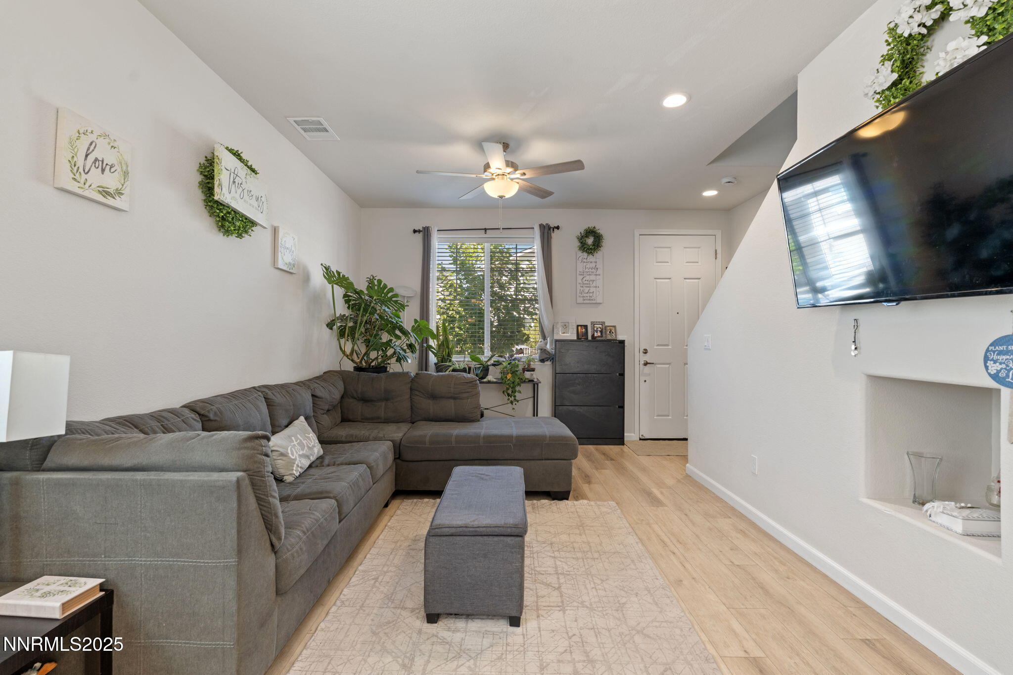 3566 Penn Nat'l Drive Reno, NV 89512 - Photo 8 of 35 14-web-or-mls-DSC02595