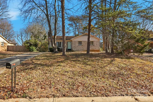 $250,000 | 9901 Arbor Dale Avenue, Charlotte, NC 28215