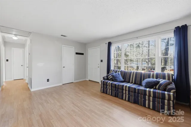 $250,000 | 9901 Arbor Dale Avenue, Charlotte, NC 28215