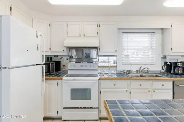 $1,325,000 | 1005 North Anderson Boulevard, Topsail Beach, NC 28445