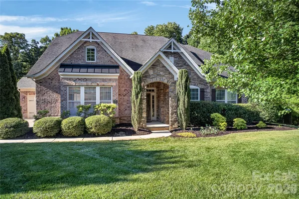 $799,900 | 4028 Deer Track Court, Mint Hill, NC 28105