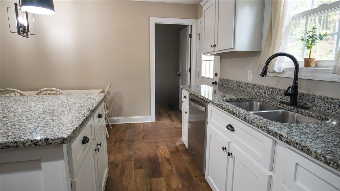 530 Edens Road Pickens, SC 29671 - Photo 6 of 31