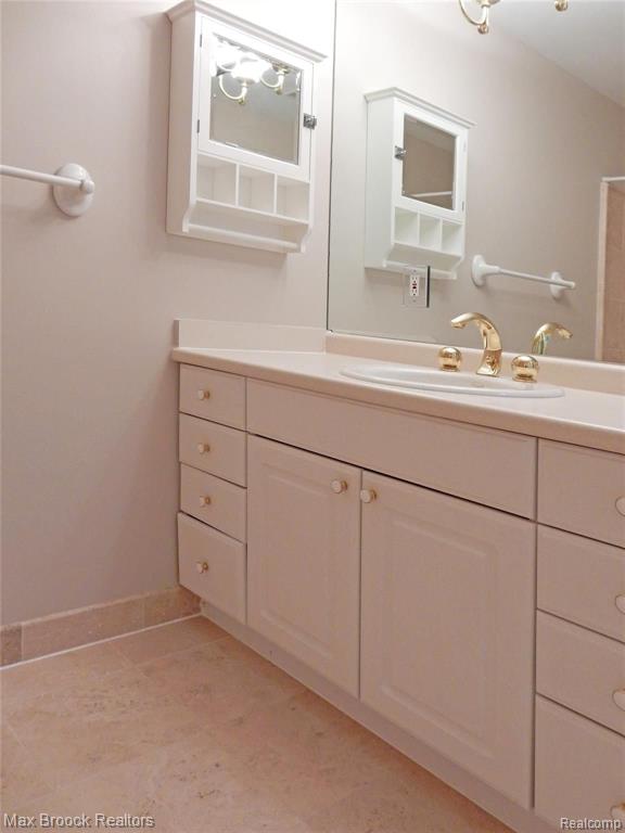 801 West Long Lake Road, Unit 2 Bloomfield Hills, MI 48302 - Photo 14 of 19