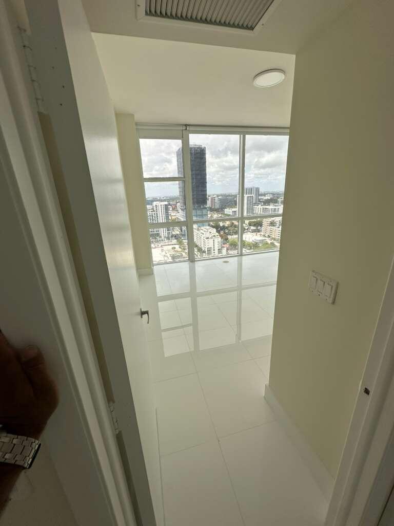665 Northeast 25th Street, Unit 2601 Miami, FL 33137 - Photo 17 of 62 WhatsApp Image 2026-03-11 at 12.17.34 PM