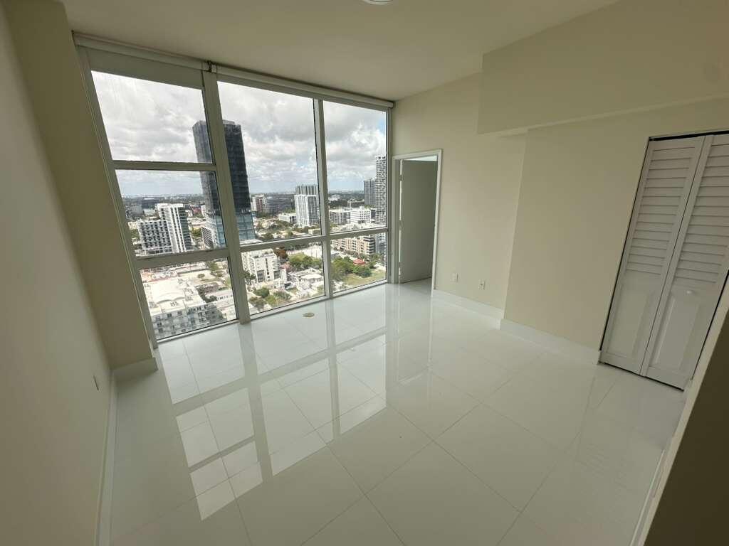 665 Northeast 25th Street, Unit 2601 Miami, FL 33137 - Photo 19 of 62 WhatsApp Image 2026-03-11 at 12.17.34 PM