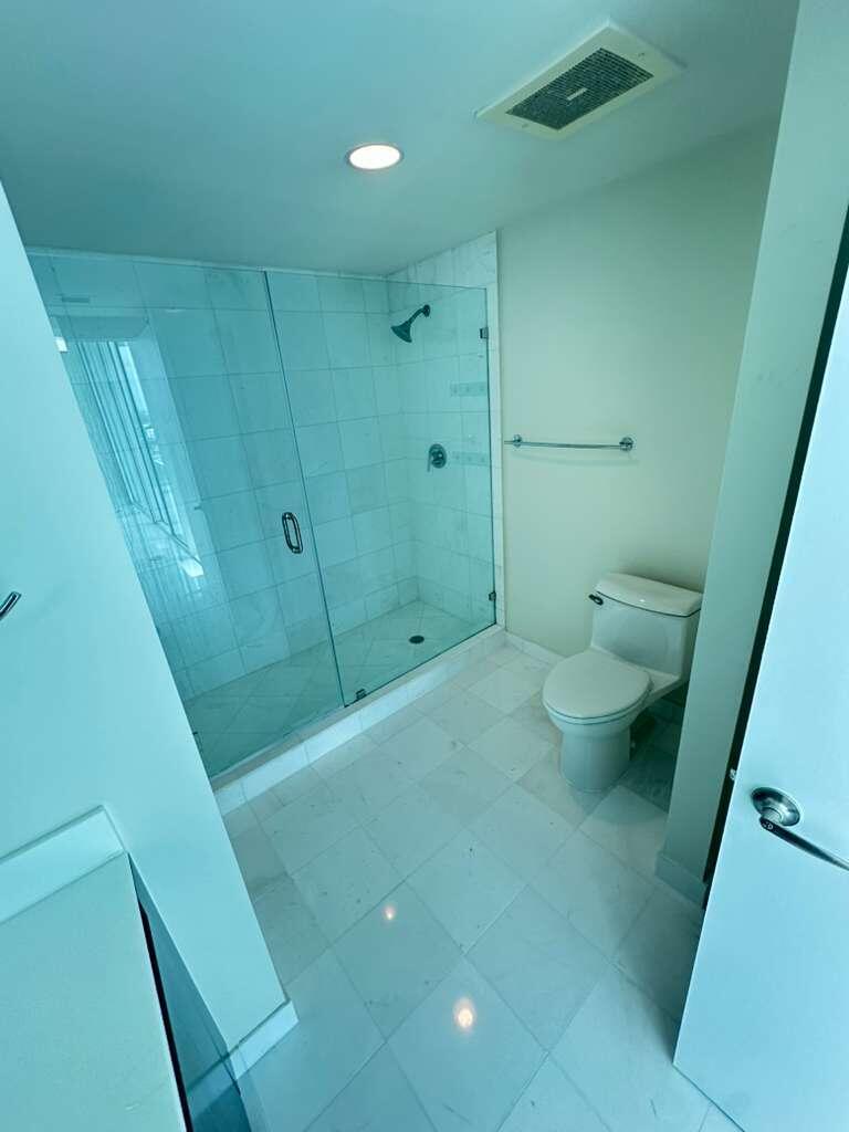 665 Northeast 25th Street, Unit 2601 Miami, FL 33137 - Photo 31 of 62 WhatsApp Image 2026-03-11 at 12.17.36 PM