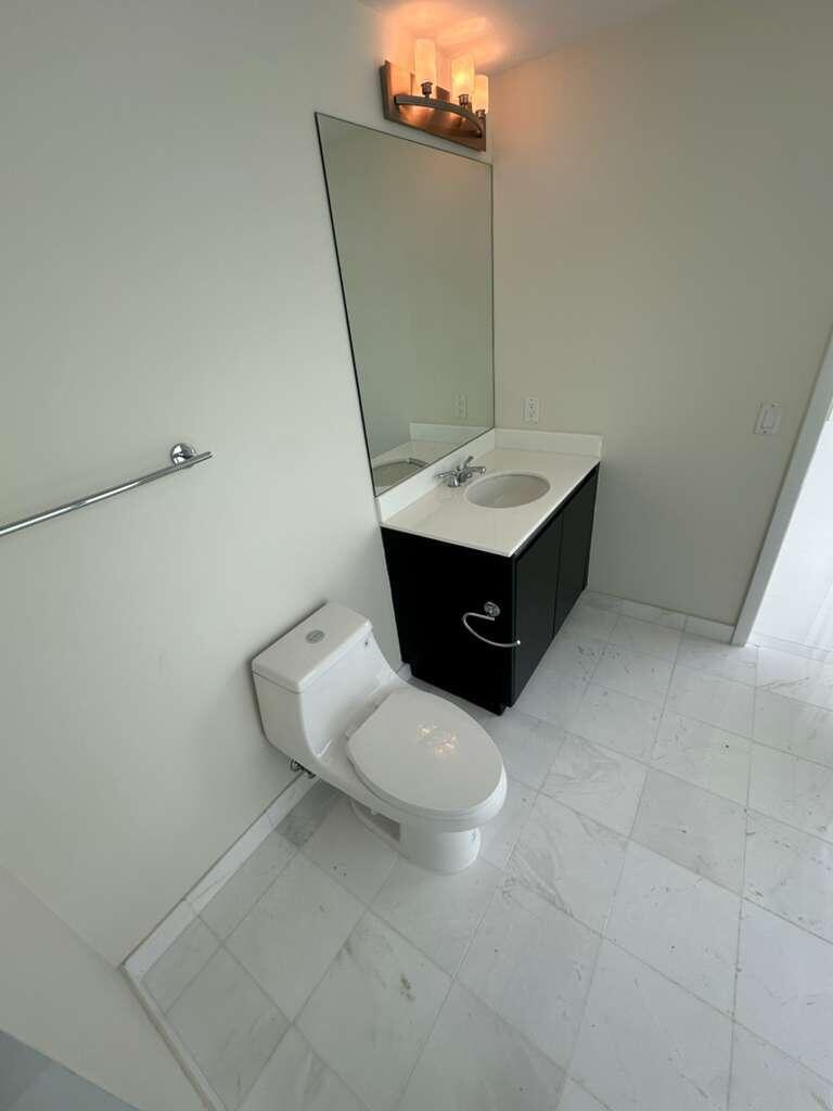 665 Northeast 25th Street, Unit 2601 Miami, FL 33137 - Photo 34 of 62 WhatsApp Image 2026-03-11 at 12.17.36 PM