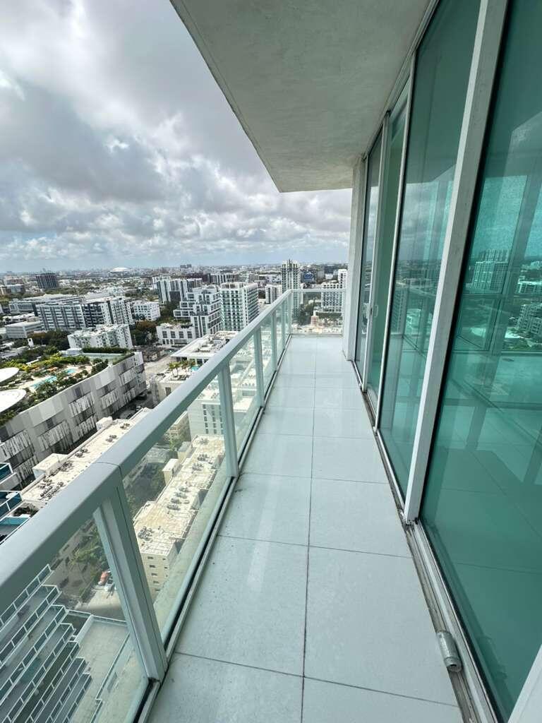 665 Northeast 25th Street, Unit 2601 Miami, FL 33137 - Photo 39 of 62 WhatsApp Image 2026-03-11 at 12.17.37 PM