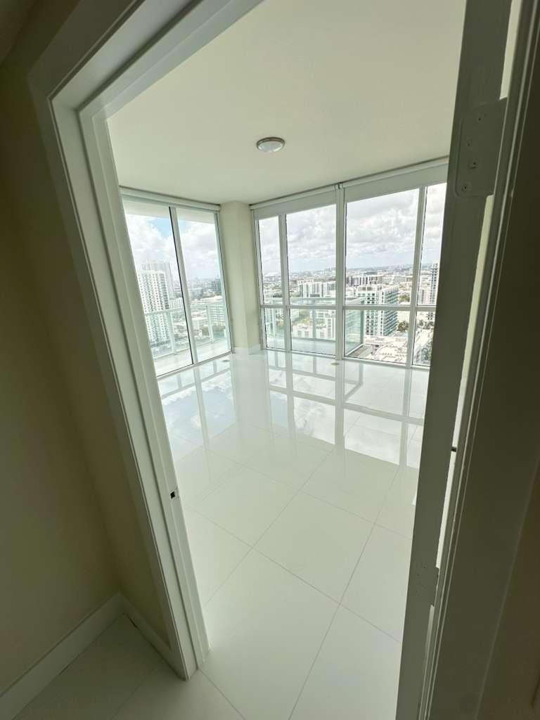 665 Northeast 25th Street, Unit 2601 Miami, FL 33137 - Photo 44 of 62 WhatsApp Image 2026-03-11 at 12.17.38 PM