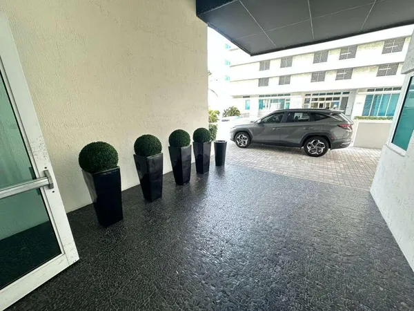 $5,300 | 665 Northeast 25th Street, Unit 2601, Miami, FL 33137