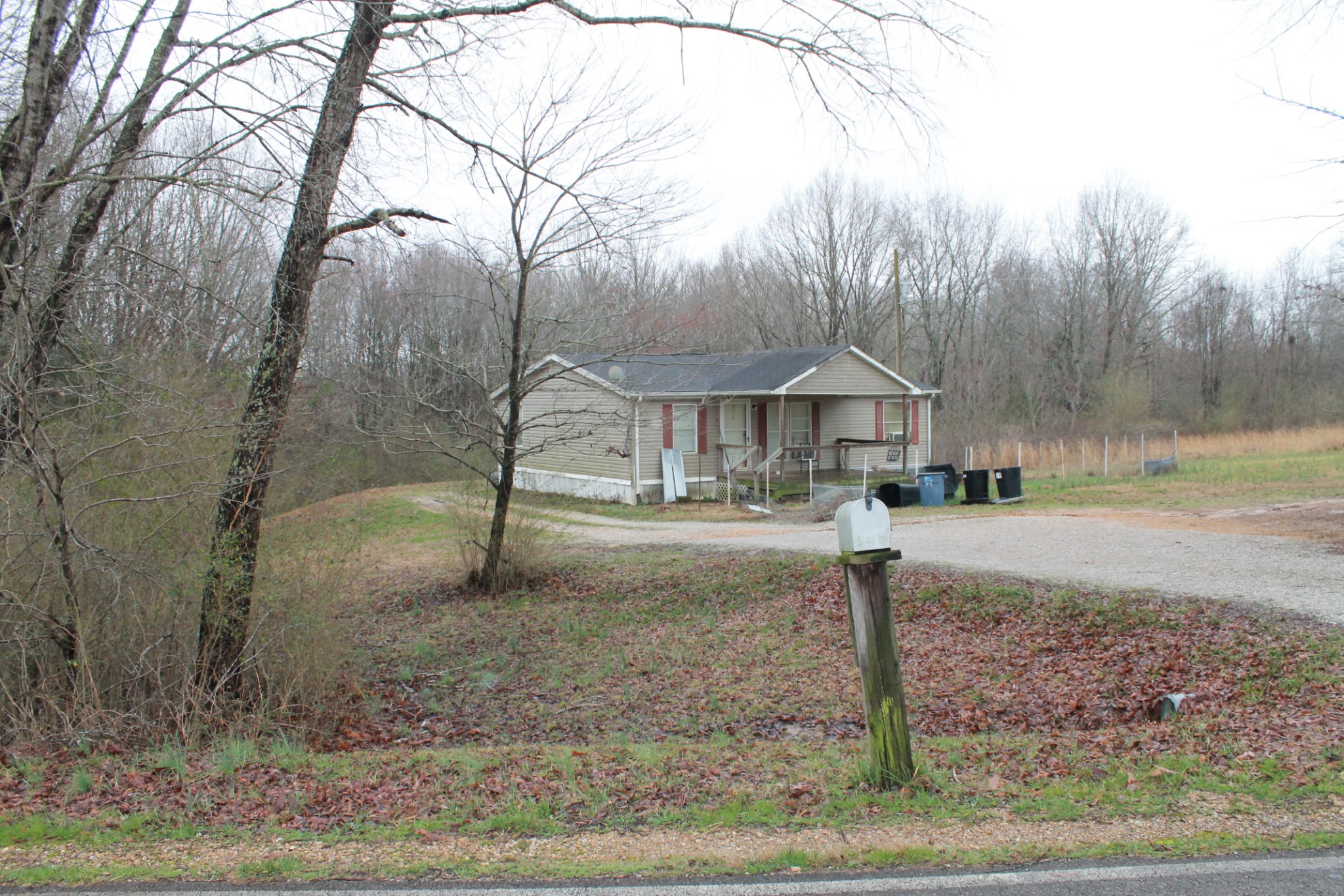 226 Colonial Road Hohenwald, TN 38462 - Photo 13 of 16 Gallery Image 13