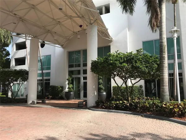 $3,350 | 7900 Harbor Island Drive, Unit 523, North Bay Village, FL 33141