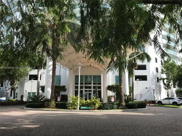 $3,350 | 7900 Harbor Island Drive, Unit 523, North Bay Village, FL 33141