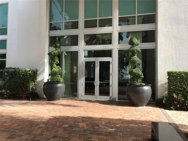 $3,350 | 7900 Harbor Island Drive, Unit 523, North Bay Village, FL 33141