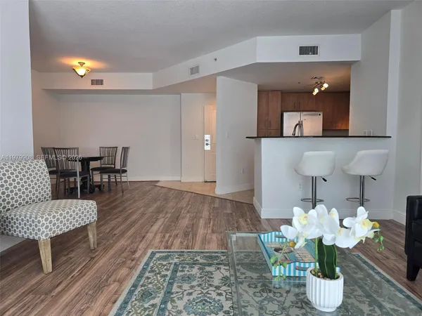 $3,350 | 7900 Harbor Island Drive, Unit 523, North Bay Village, FL 33141