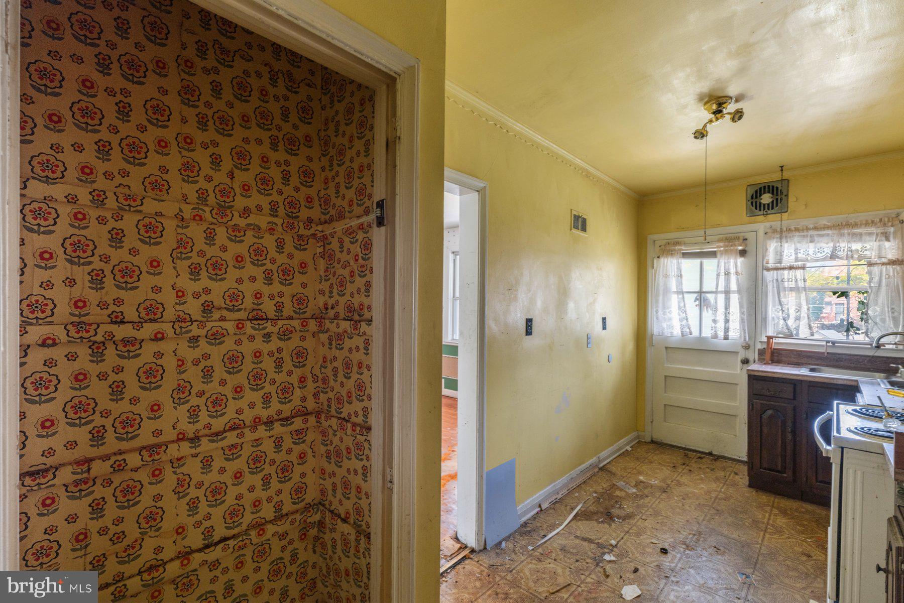 1510 Gleneagle Road Baltimore, MD 21239 - Photo 11 of 24 Gallery Image 11