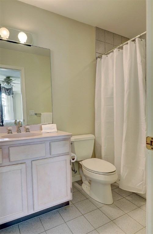 7 Oyster Point, Unit 7 Warren, RI 02885 - Photo 10 of 22 Master Bath with Tub/Shower