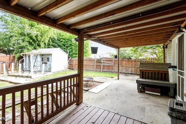 a view of porch with a patio