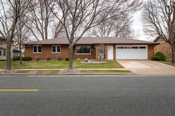 $394,900 | 705 Grove Street, Onalaska, WI 54650