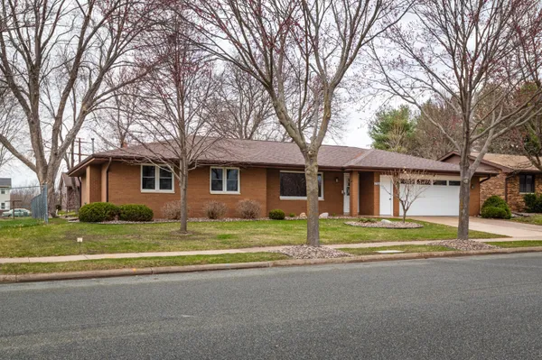 $394,900 | 705 Grove Street, Onalaska, WI 54650