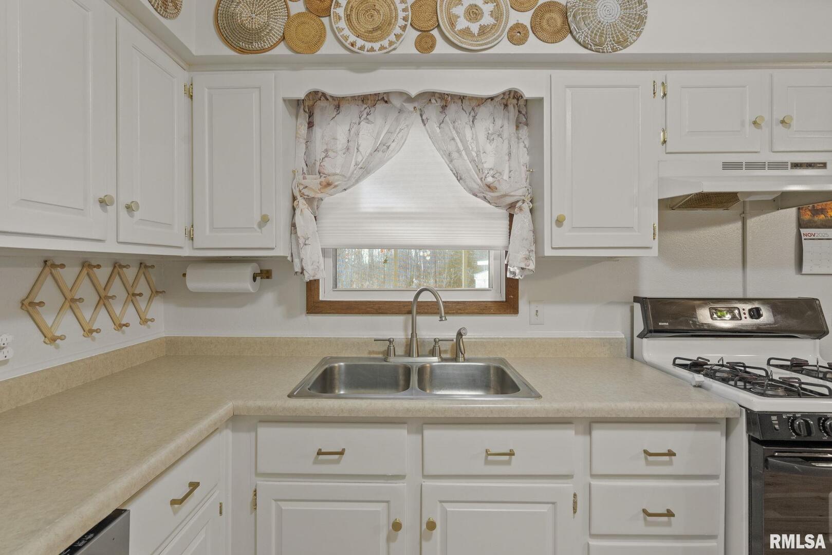 827 9th Street Colona, IL 61241 - Photo 9 of 39 Gallery Image 9