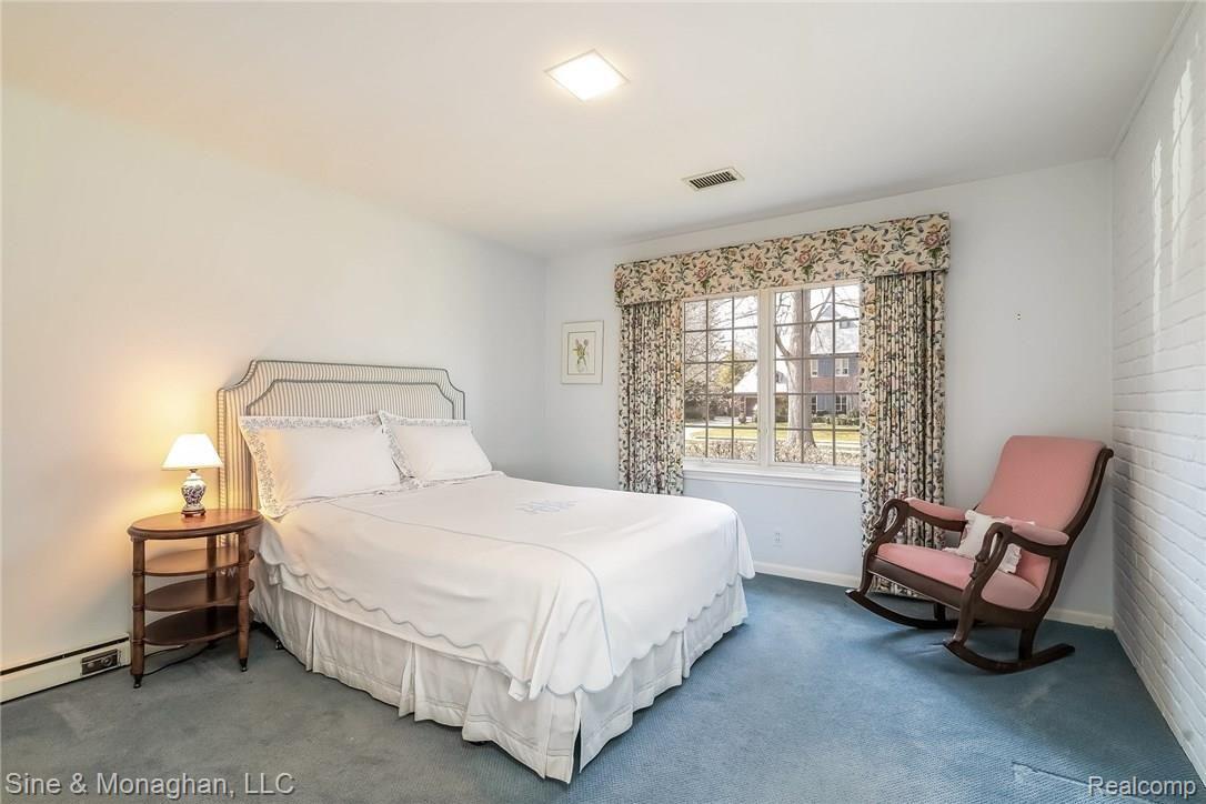88 Cloverly Road Grosse Pointe, MI 48236 - Photo 19 of 53 021-Bedroom-5620486-medium.jpg