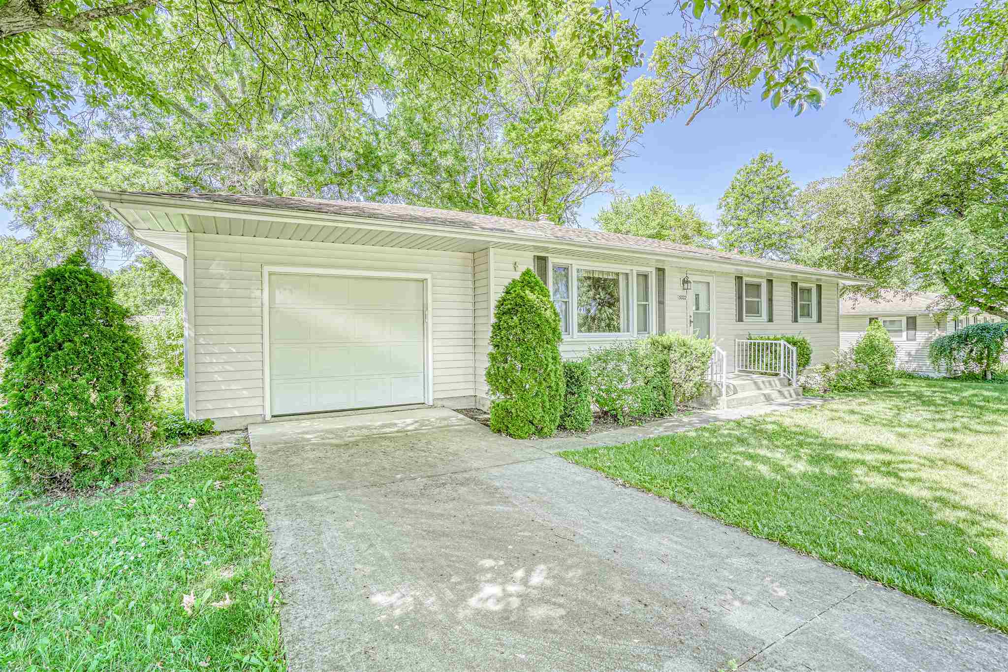 5322 Ann Hackley Road Fort Wayne, IN 46835 - Photo 1 of 32