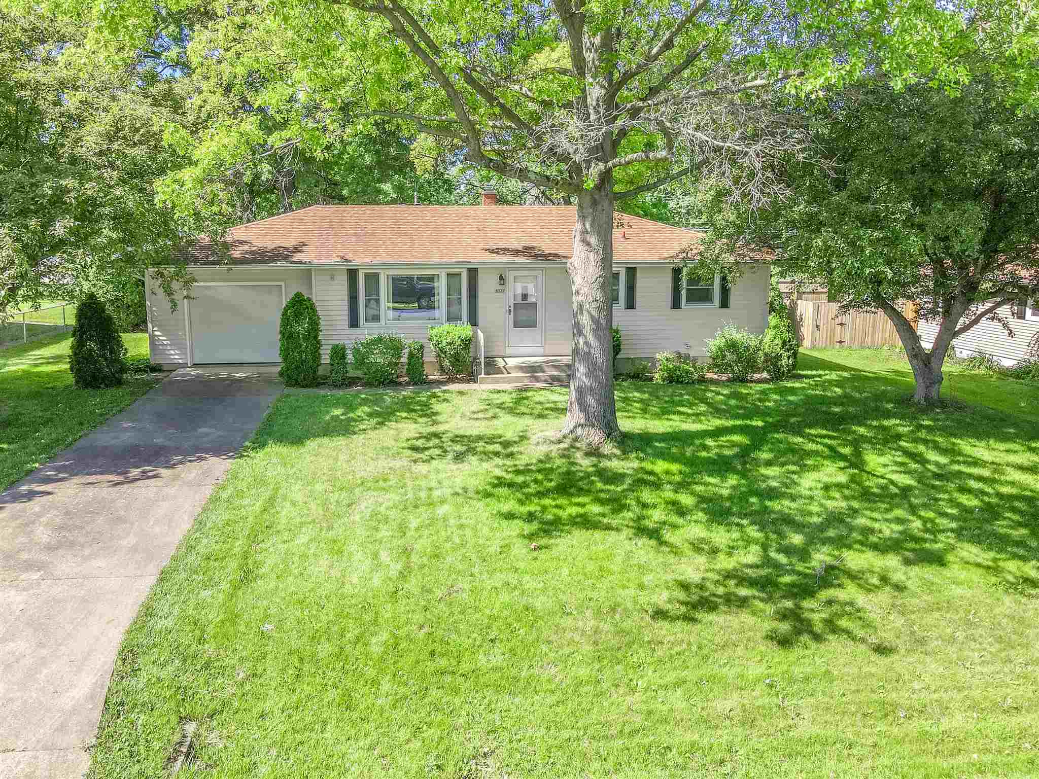 5322 Ann Hackley Road Fort Wayne, IN 46835 - Photo 2 of 32