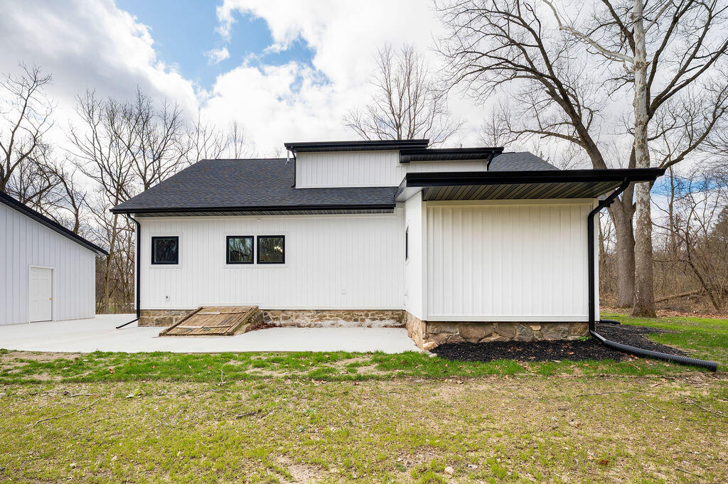 1411 Harrah Road Niles, MI 49120 - Photo 5 of 36 a29