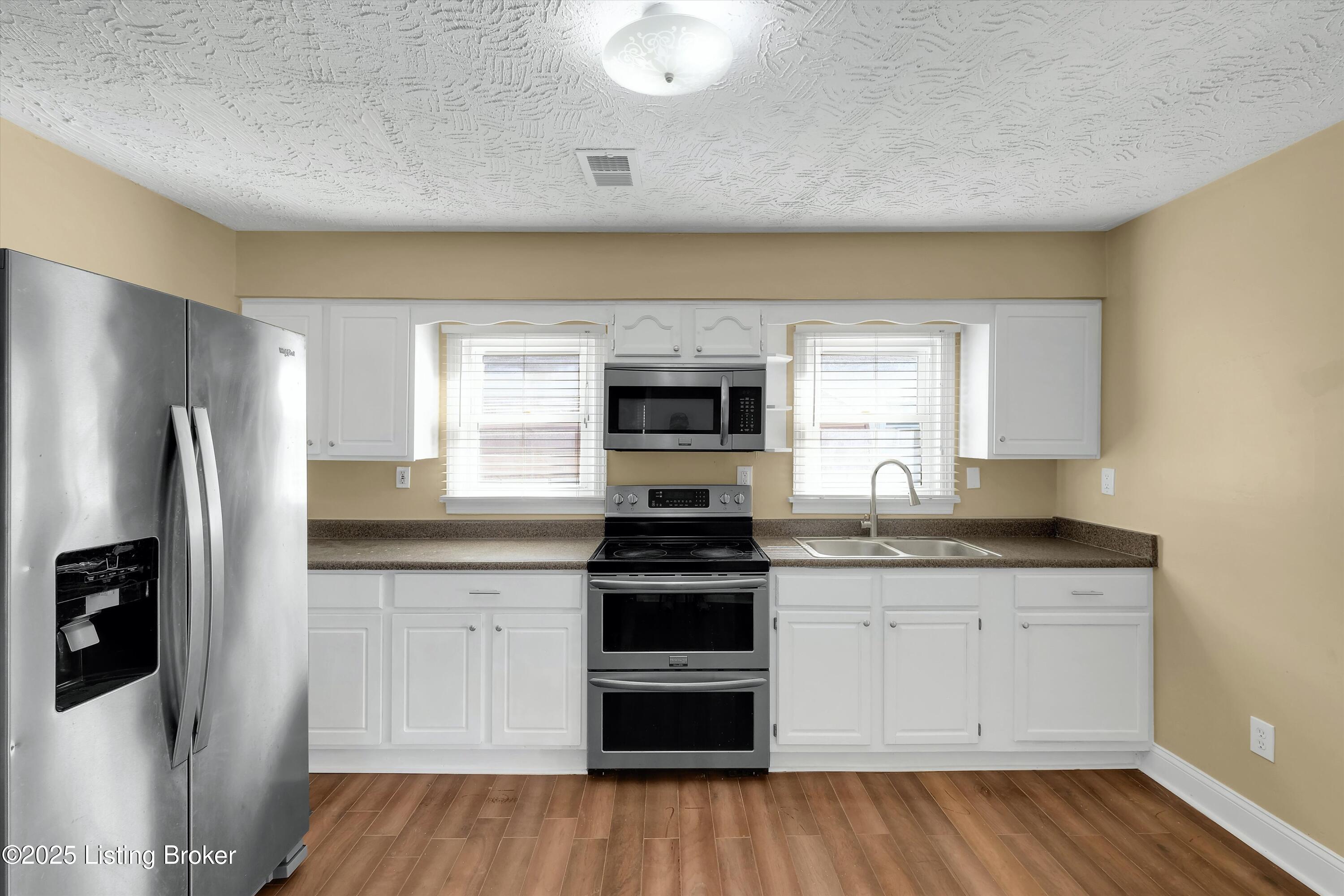 6647 Sylvania Road Louisville, KY 40258 - Photo 7 of 23 Kitchen