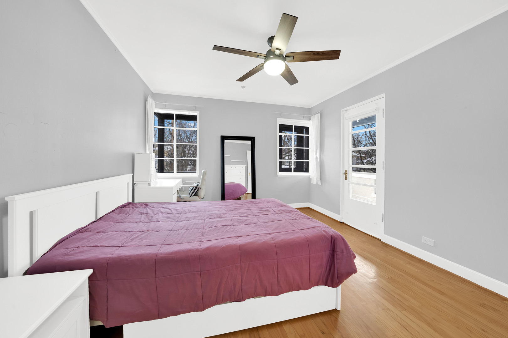 478 Kent Road Riverside, IL 60546 - Photo 18 of 41 a bedroom with a large bed and a window