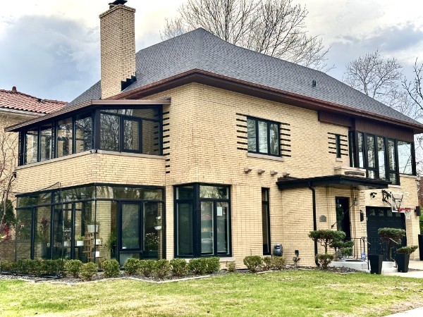 478 Kent Road Riverside, IL 60546 - Photo 40 of 41 a view of a white house with a swimming pool