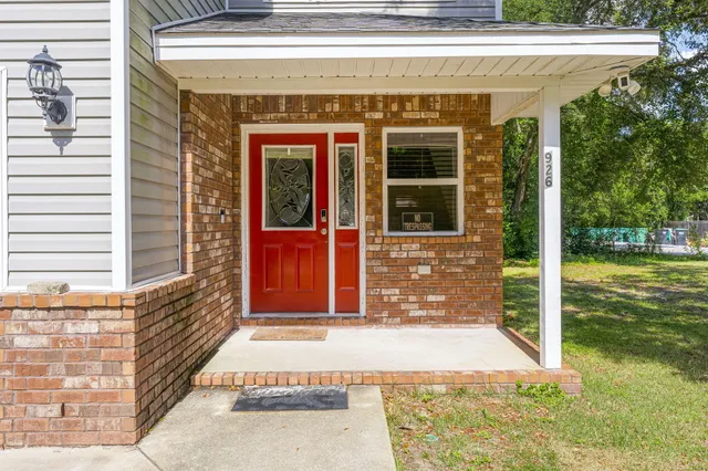 a view of entrance gate of the house