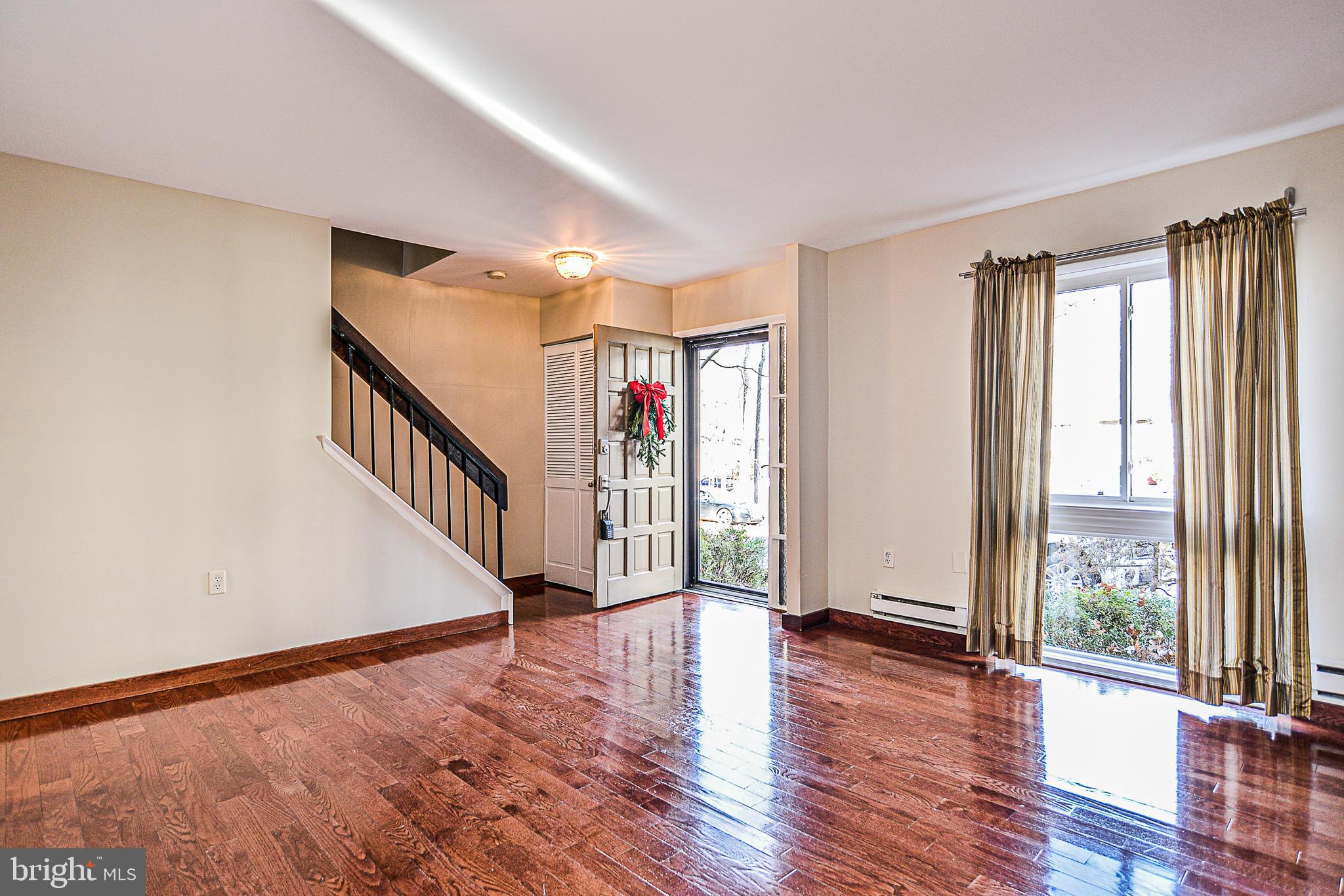 2430 Cloudcroft Square Reston, VA 20191 - Photo 2 of 27 Stunning hardwood floors