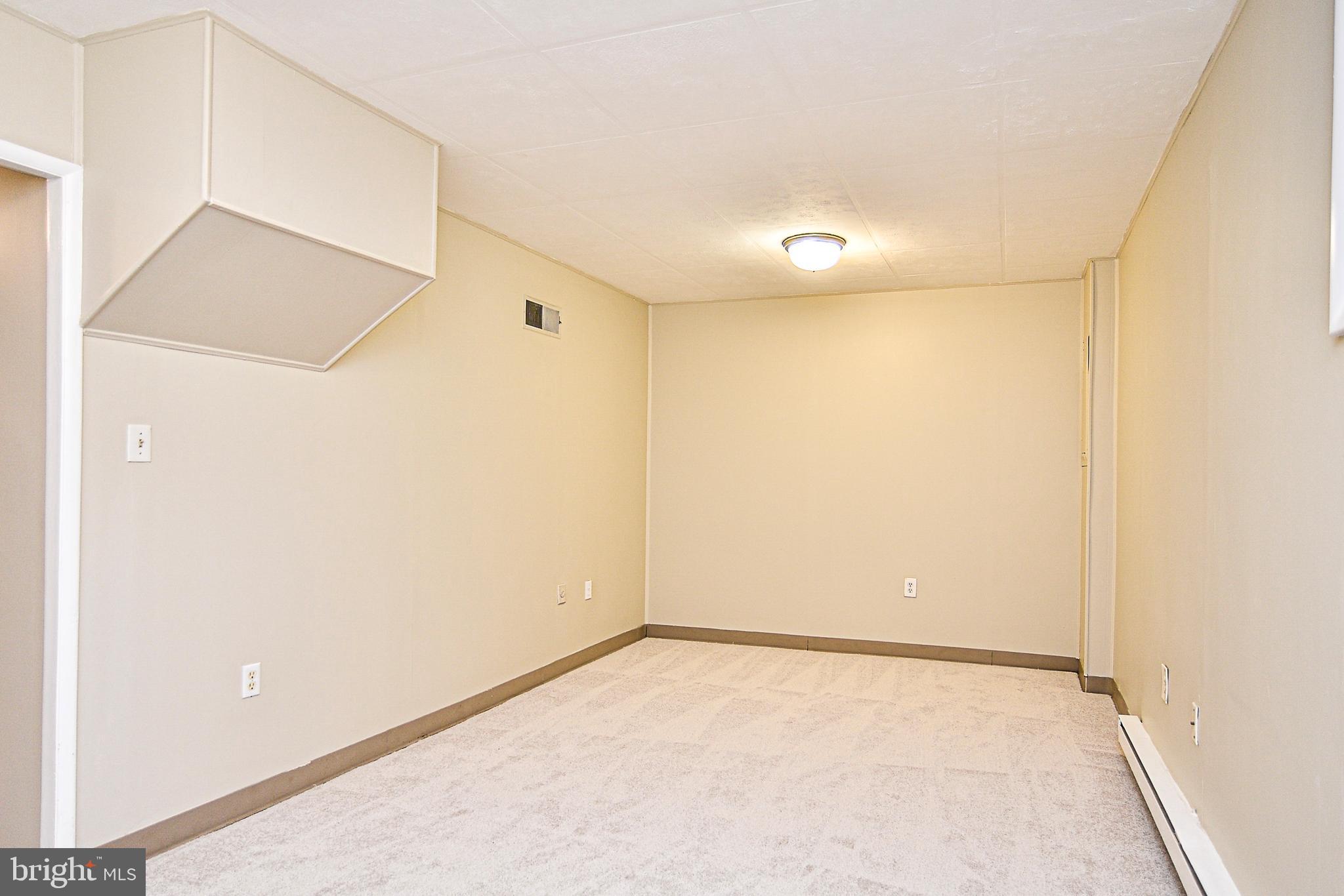 2430 Cloudcroft Square Reston, VA 20191 - Photo 23 of 27 Gallery Image 23