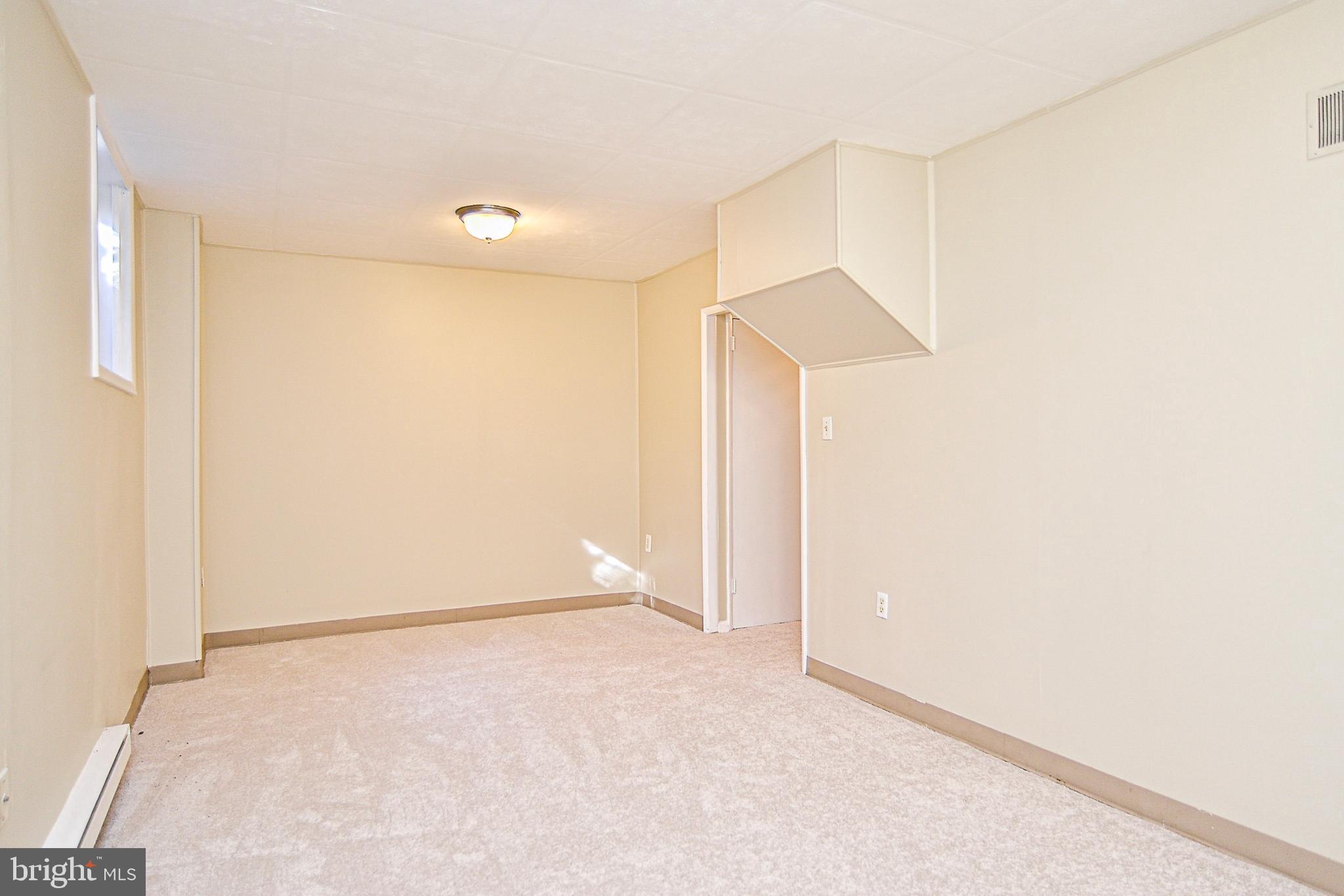 2430 Cloudcroft Square Reston, VA 20191 - Photo 24 of 27 Gallery Image 24