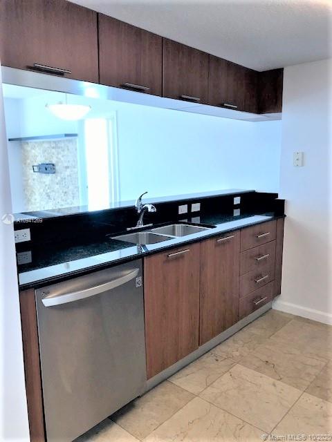 Edgewater Miami, FL 33132 - Photo 4 of 29