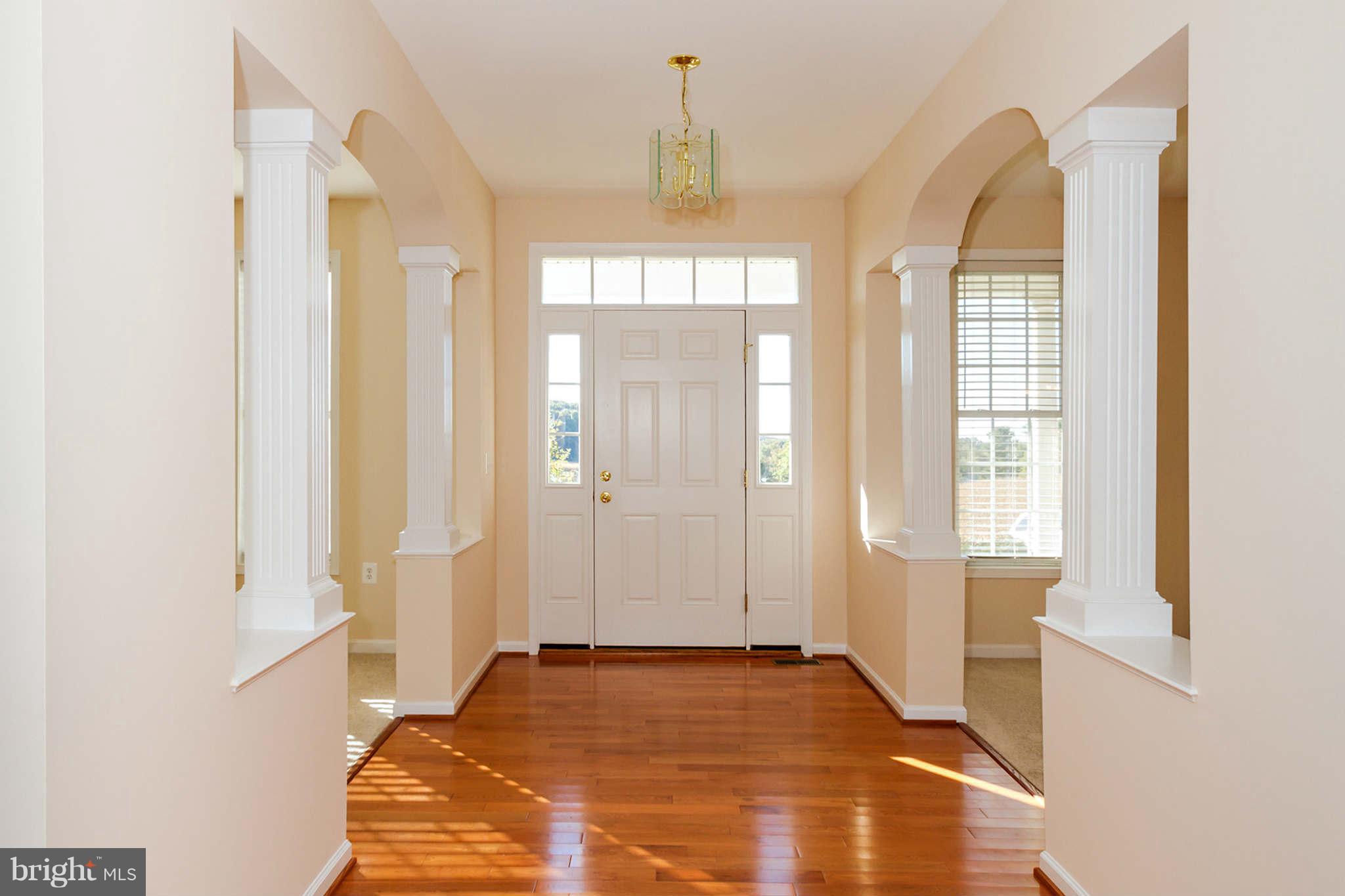 112 Short Ln Road Westminster, MD 21157 - Photo 2 of 29 Foyer