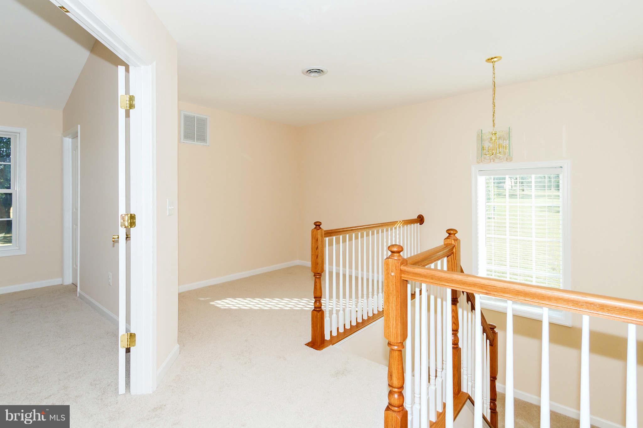 112 Short Ln Road Westminster, MD 21157 - Photo 16 of 29 Upper Landing