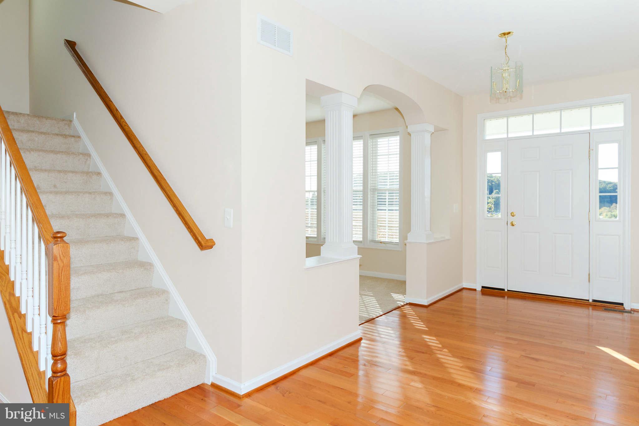 112 Short Ln Road Westminster, MD 21157 - Photo 3 of 29 Foyer