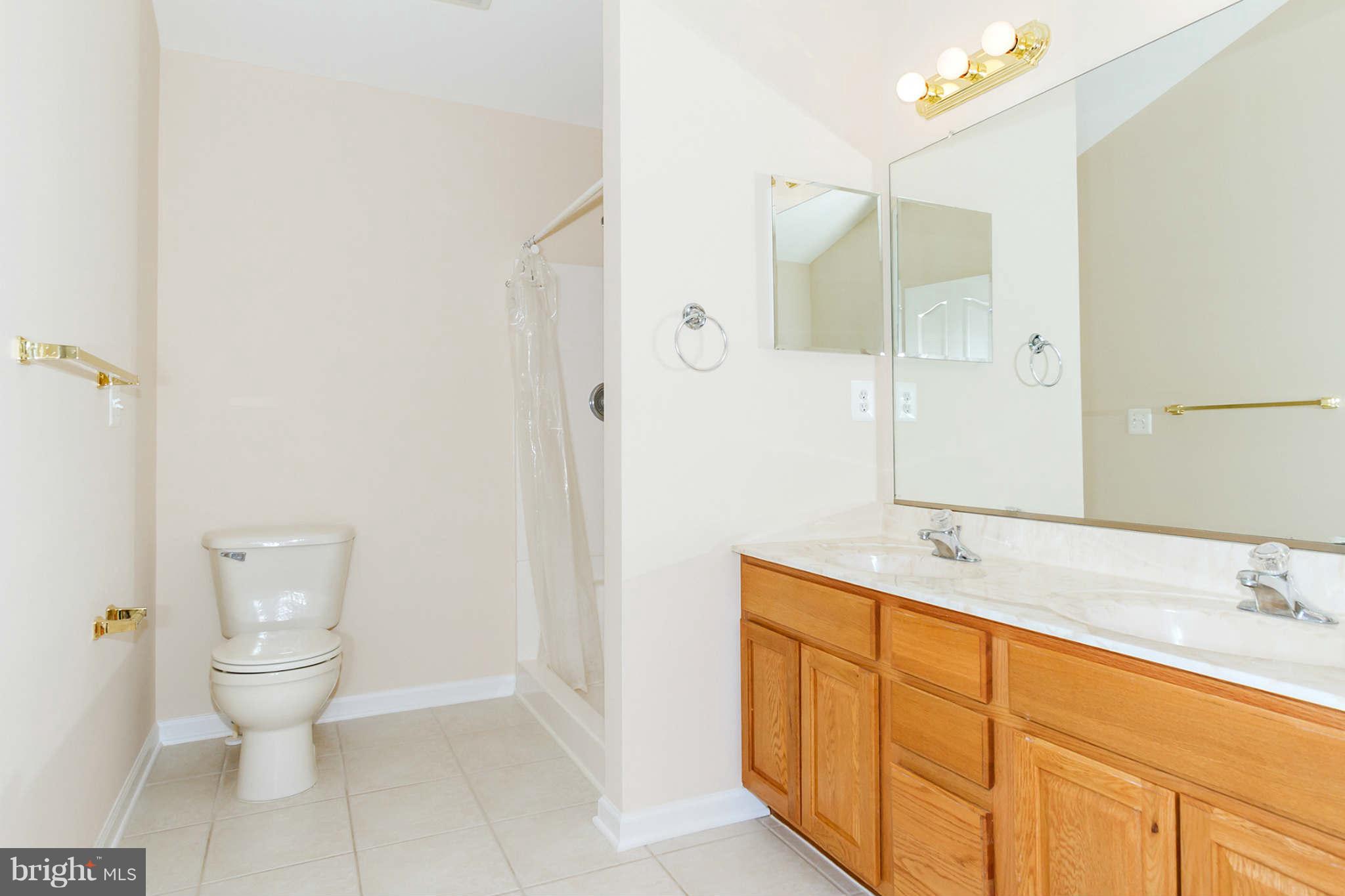 112 Short Ln Road Westminster, MD 21157 - Photo 21 of 29 Bath (Master)