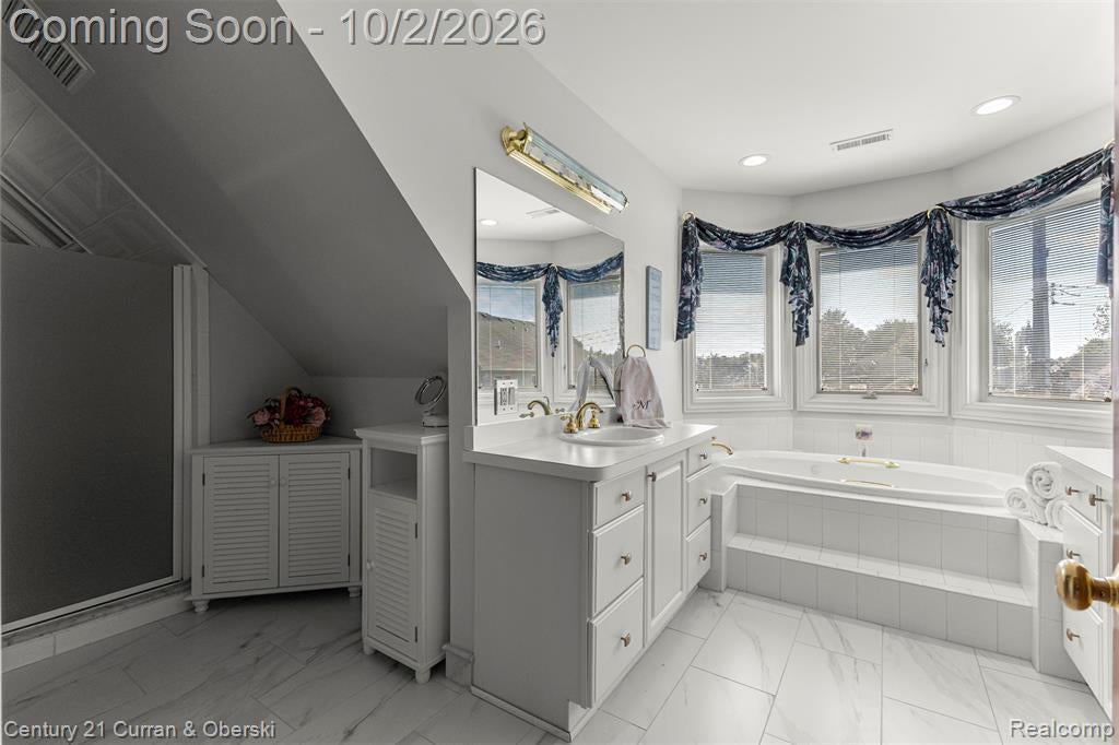 20175 Gill Road Livonia, MI 48152 - Photo 39 of 61 Gallery Image 39