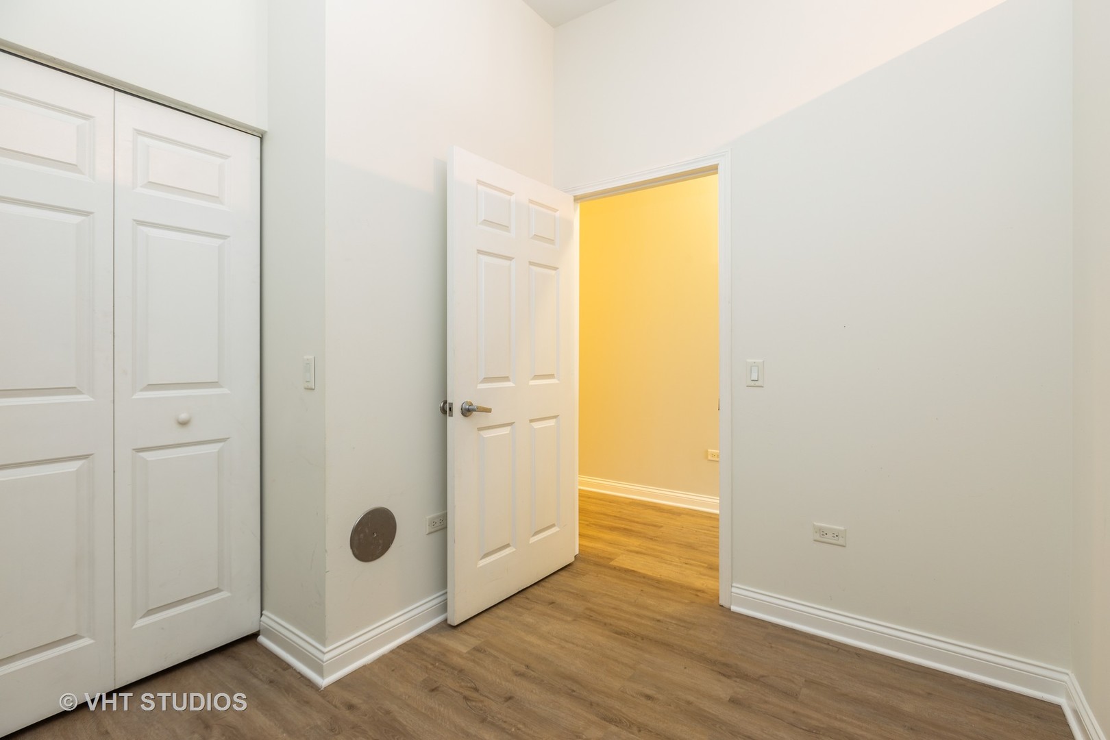 8 West Monroe Street, Unit 903 Chicago, IL 60603 - Photo 11 of 17